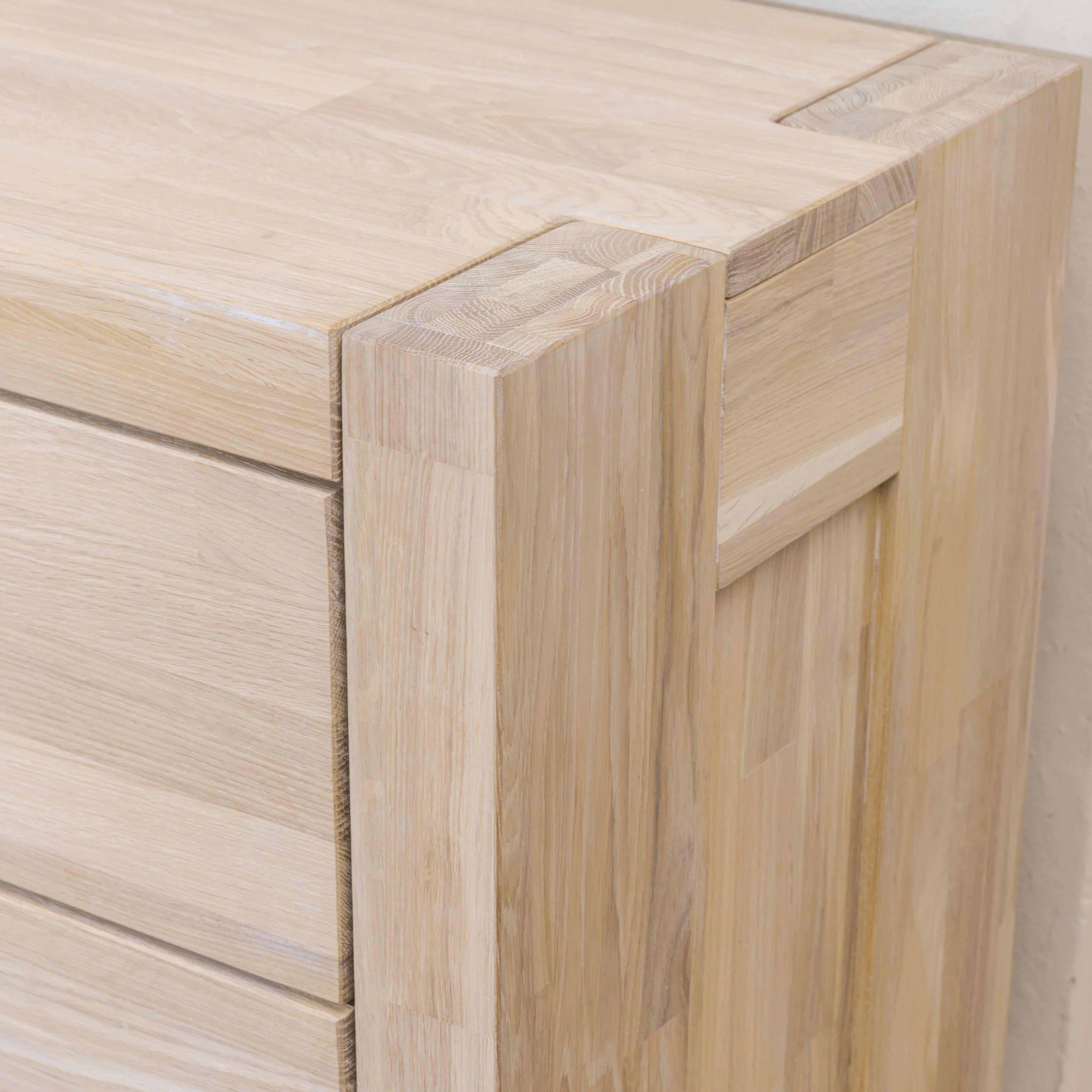 Cómoda de 4 cajones de madera de roble macizo estilo escandinavo